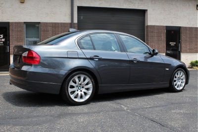 2006 BMW 330  i