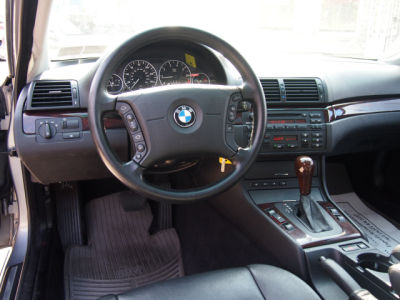 2005 BMW 330  xi