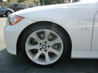 2006 BMW 330  i