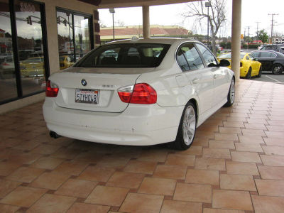 2006 BMW 330  i
