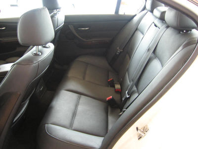 2006 BMW 330  i