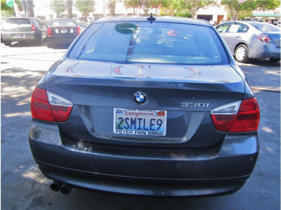 2006 BMW 330  i