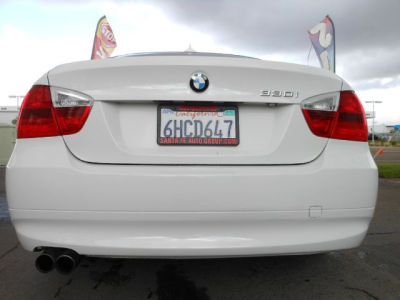 2006 BMW 330  i