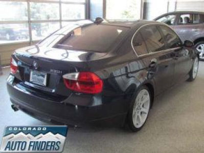 2006 BMW 330  i