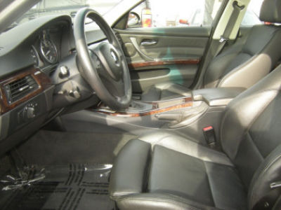 2006 BMW 330  i