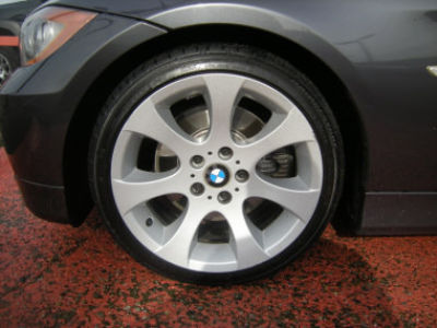 2006 BMW 330  i
