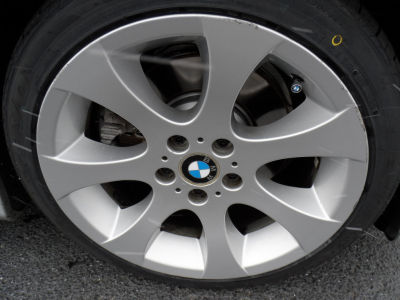 2006 BMW 330  i