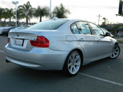 2006 BMW 330  i