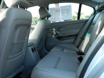2006 BMW 330  i