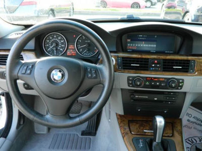 2006 BMW 330  i