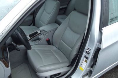 2006 BMW 330  i
