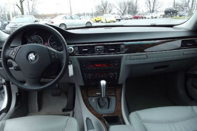 2006 BMW 330  i