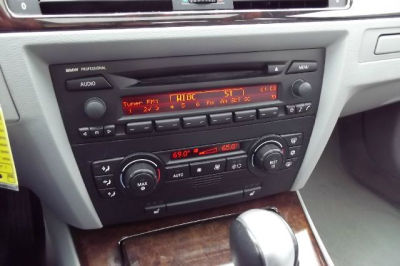 2006 BMW 330  i