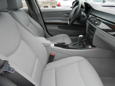 2006 BMW 330  i