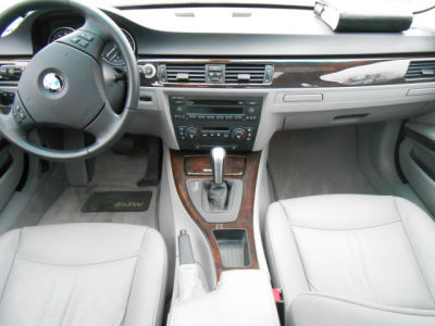 2006 BMW 330  i