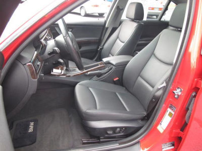 2006 BMW 330  i