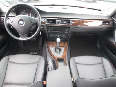 2006 BMW 330  i