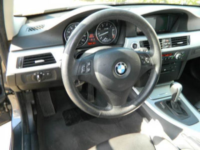 2006 BMW 330 i
