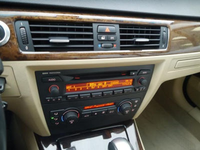 2006 BMW 330  i