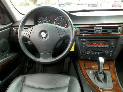 2006 BMW 330  i