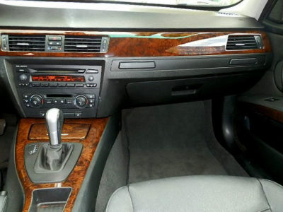 2006 BMW 330  i