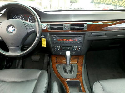 2006 BMW 330  i