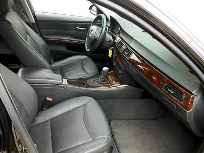 2006 BMW 330  i