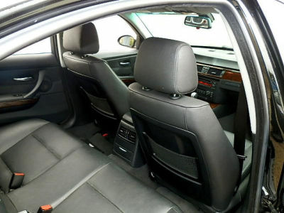 2006 BMW 330  i