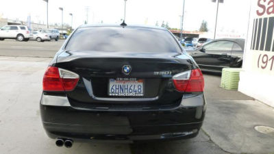 2006 BMW 330  i