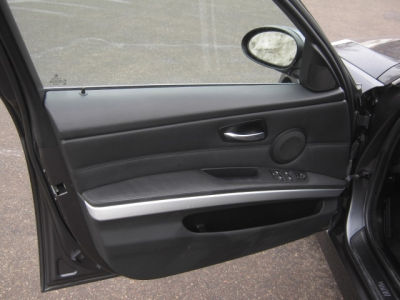 2006 BMW 330  i