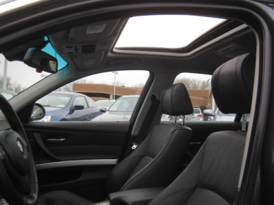2006 BMW 330  i