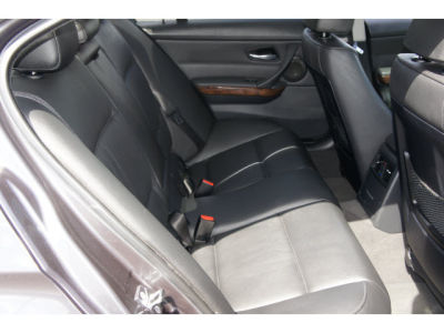 2006 BMW 330 i
