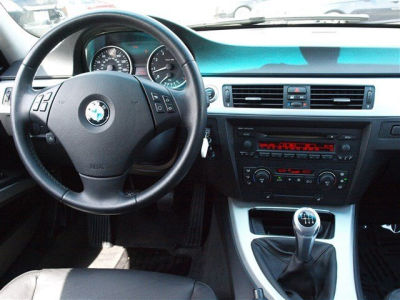 2006 BMW 330 i