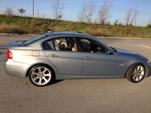 2006 BMW 330  i