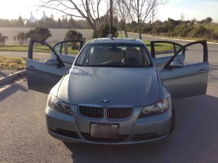 2006 BMW 330  i