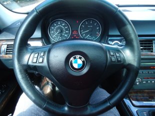 2006 BMW 330  i