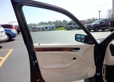 2005 BMW 330  xi
