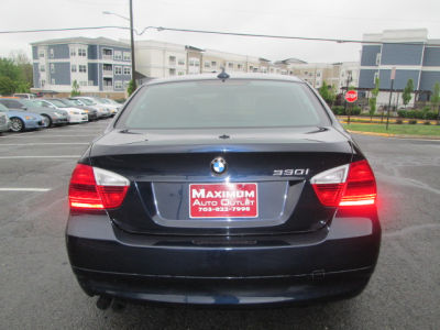 2006 BMW 330  i