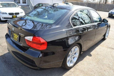 2006 BMW 330  i