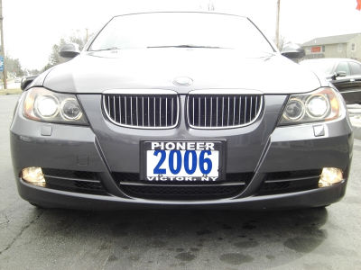 2006 BMW 330  i