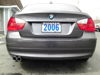2006 BMW 330  i
