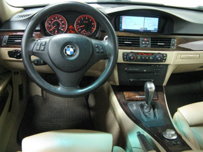 2006 BMW 330  i