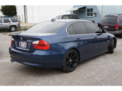 2006 BMW 330  i