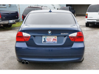 2006 BMW 330  i
