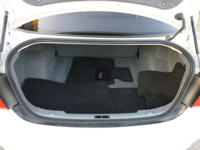 2006 BMW 330 i