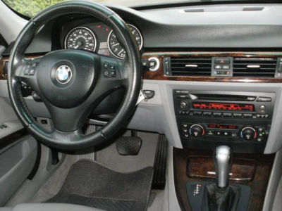 2006 BMW 330  i