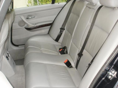 2006 BMW 330  i
