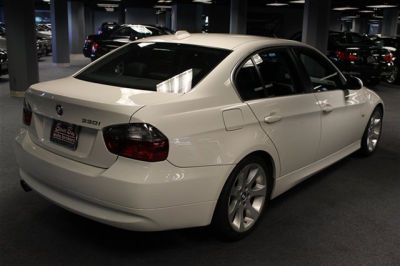 2006 BMW 330  i