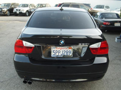2006 BMW 330  i