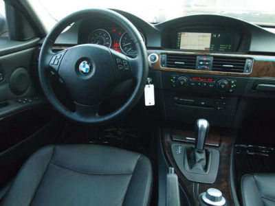 2006 BMW 330  i